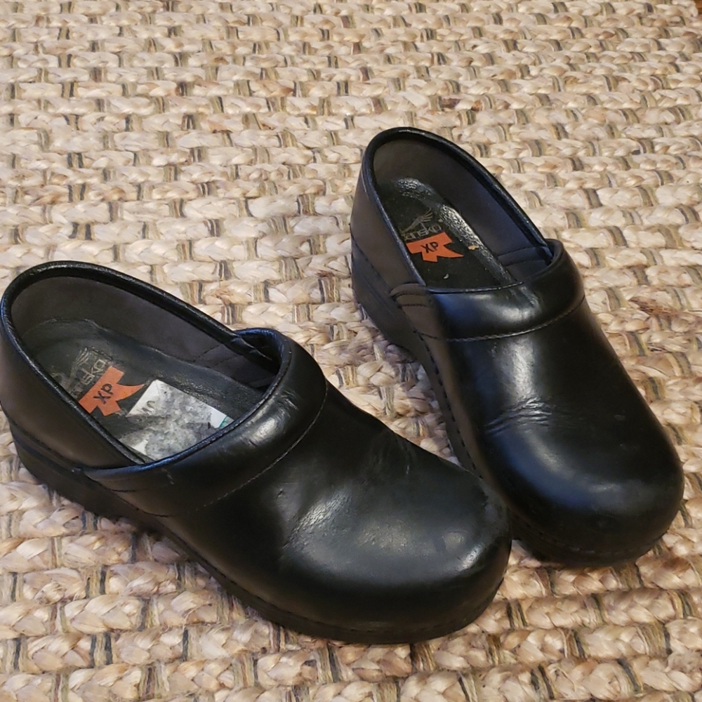 Black leather dansko